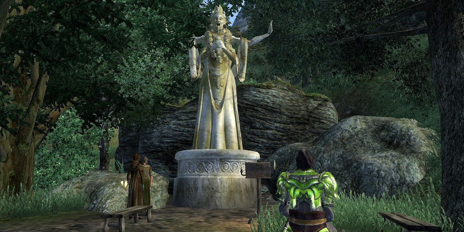 The Elder Scrolls 4: Oblivion. The player stands in front of Mephala's Daedric Shrine
