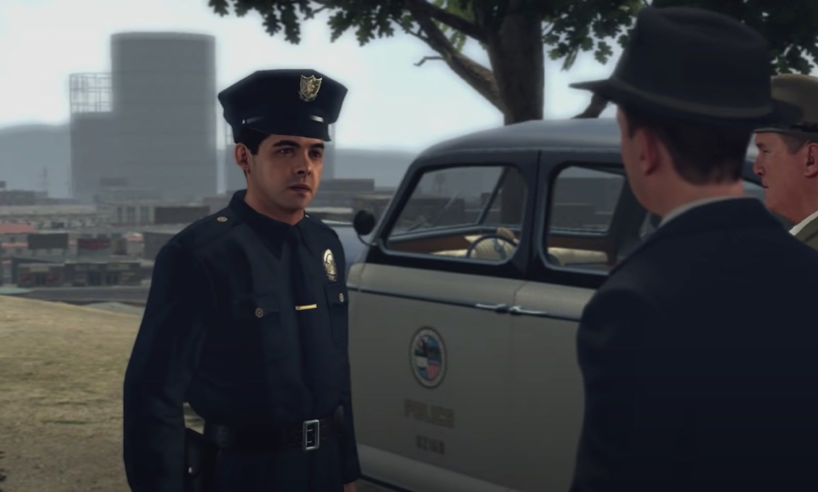 LA Noire Phelps and Galloway talks to the first responder to the crime scene 