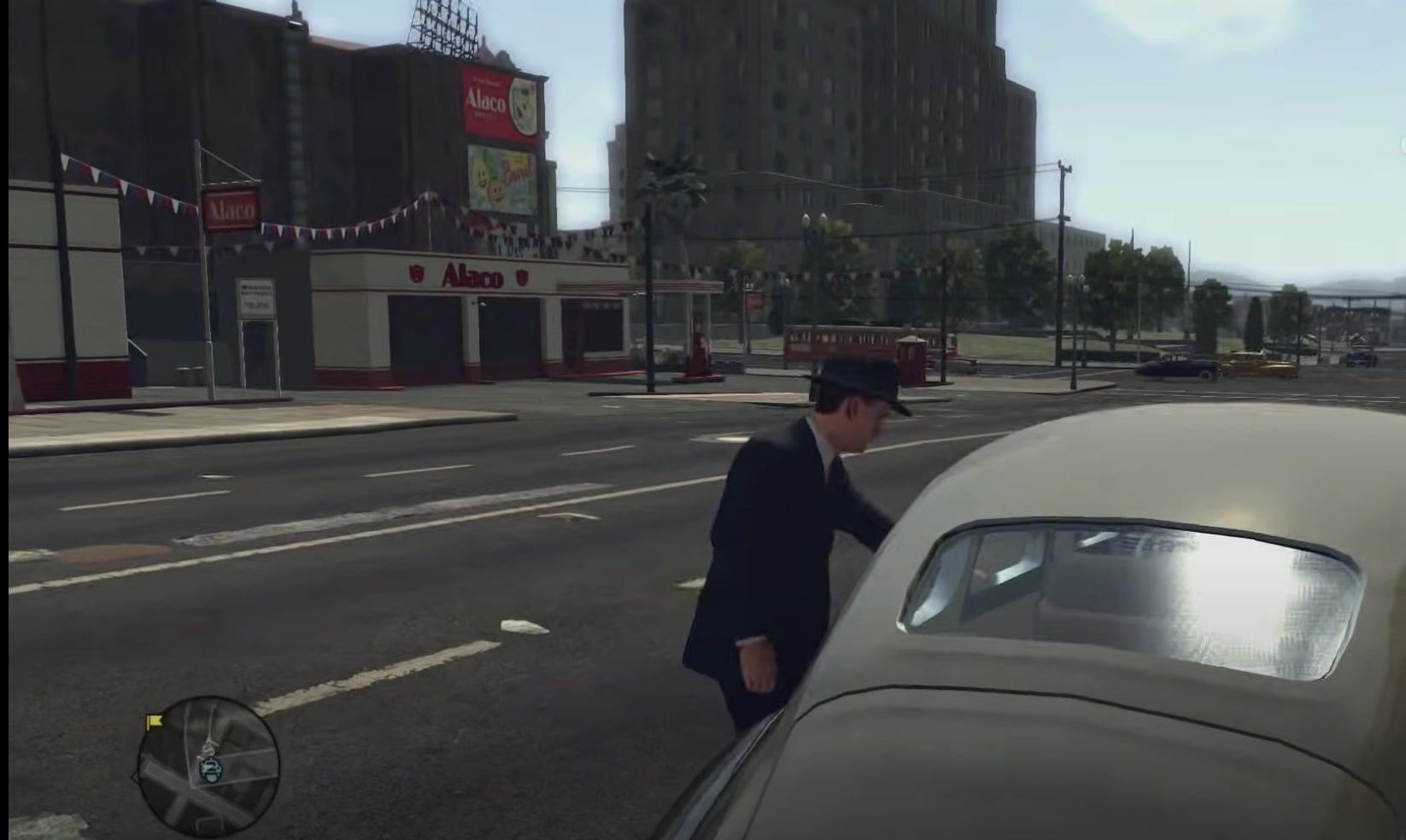 LA Noire Phelps climbs into the car to go to the crime scene