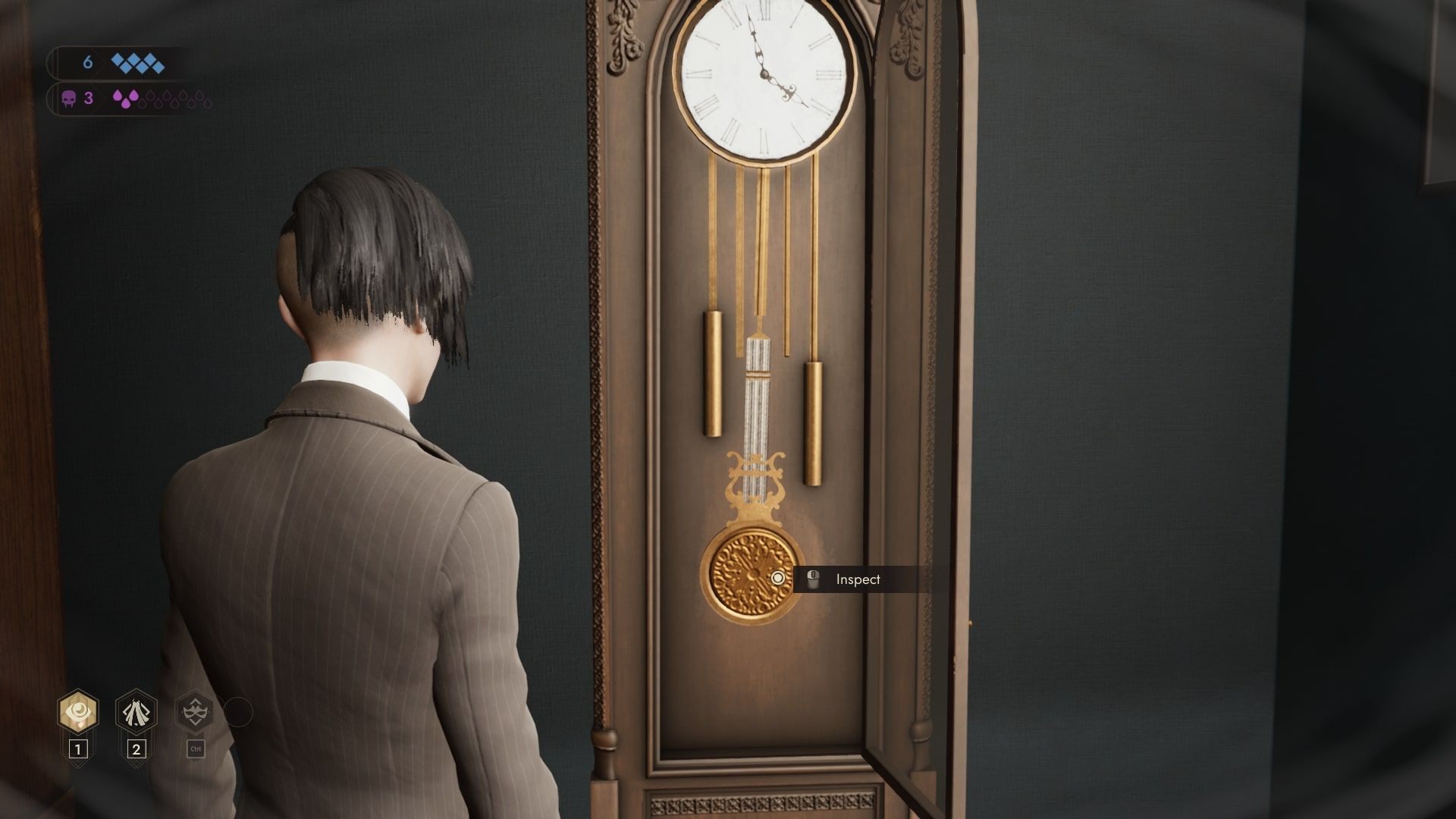 Vampire: The Masquerade - Swansong Leysha using Auspex to reveal hidden key in the grandfather clock