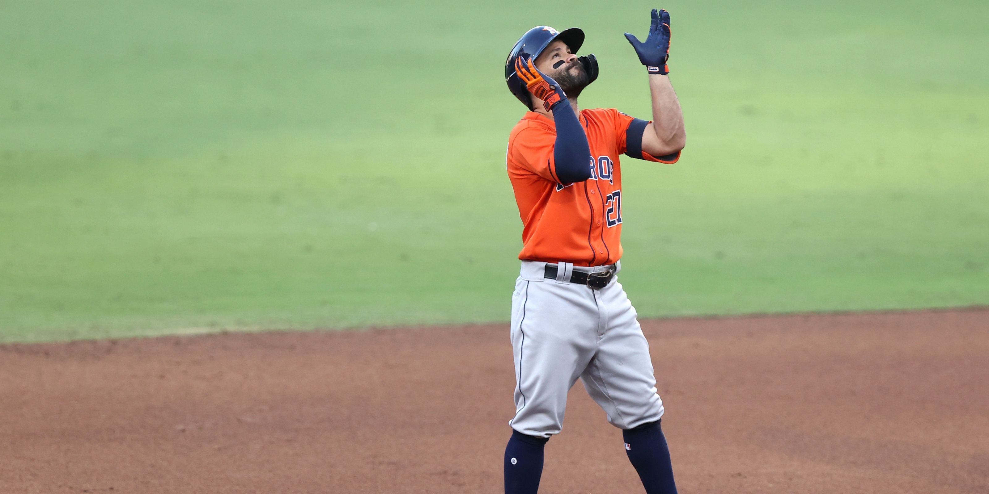 jose altuve clapping after hitting a double
