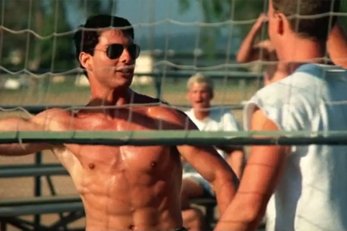 Top Gun Maverick's Beach Scene Is Just As Good As Top Gun's Volleyball