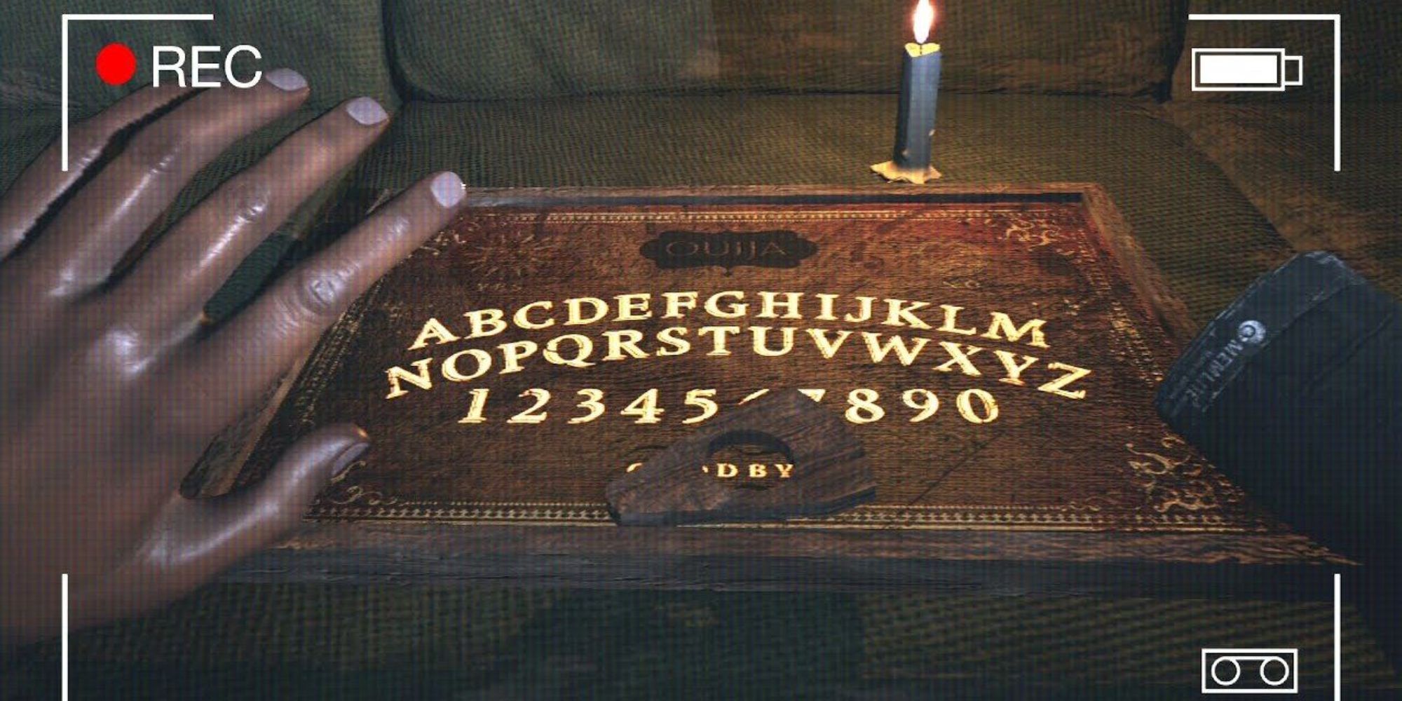 phasmophobia ouija board hand and flashlight