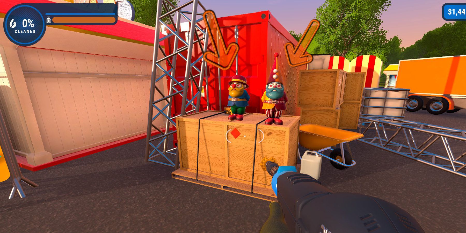 Two garden gnomes, dressed as clowns, on top of a crate, highlighted by arrows.