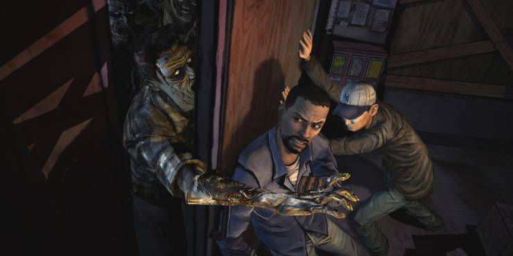 Telltales-The-Walking-Dead---Lee-holding-off-zombies.jpg (740×370)