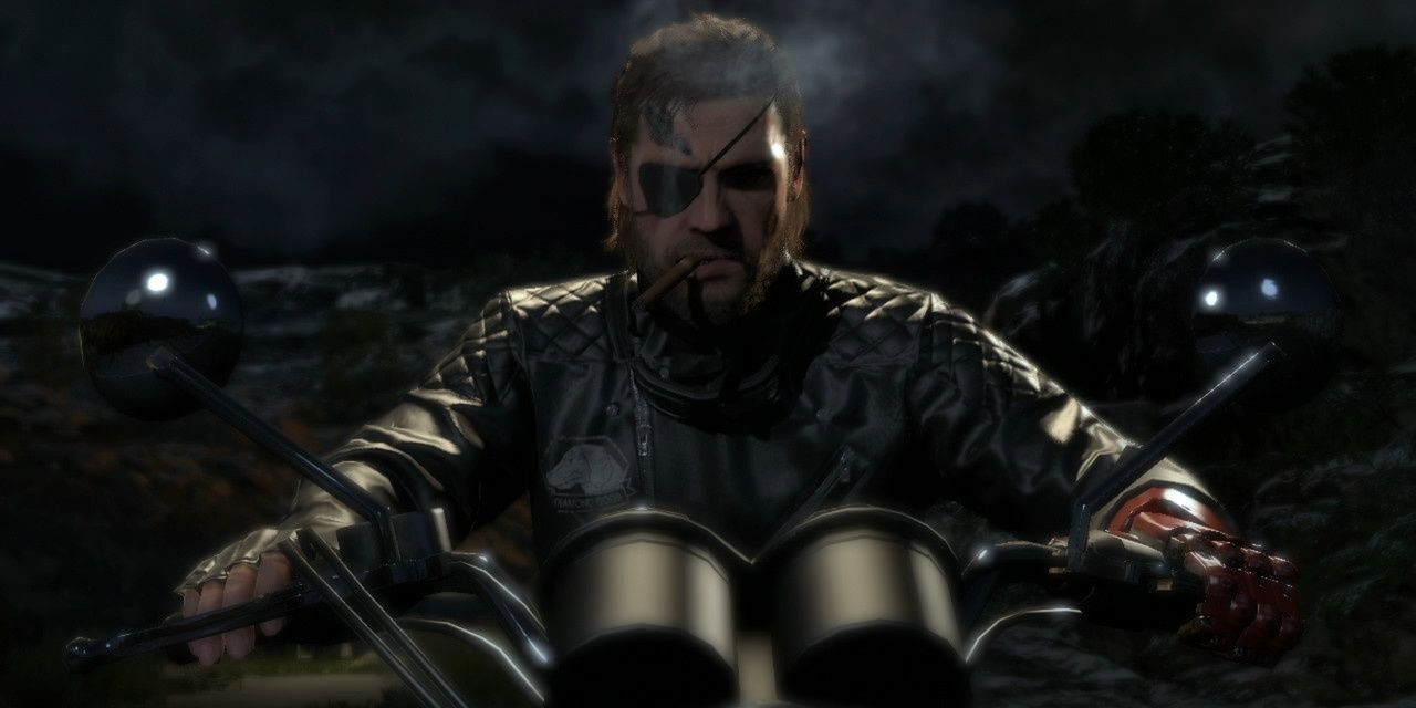 Venom Snake on a motorcycle in Metal Gear Solid 5: The Phantom Pain