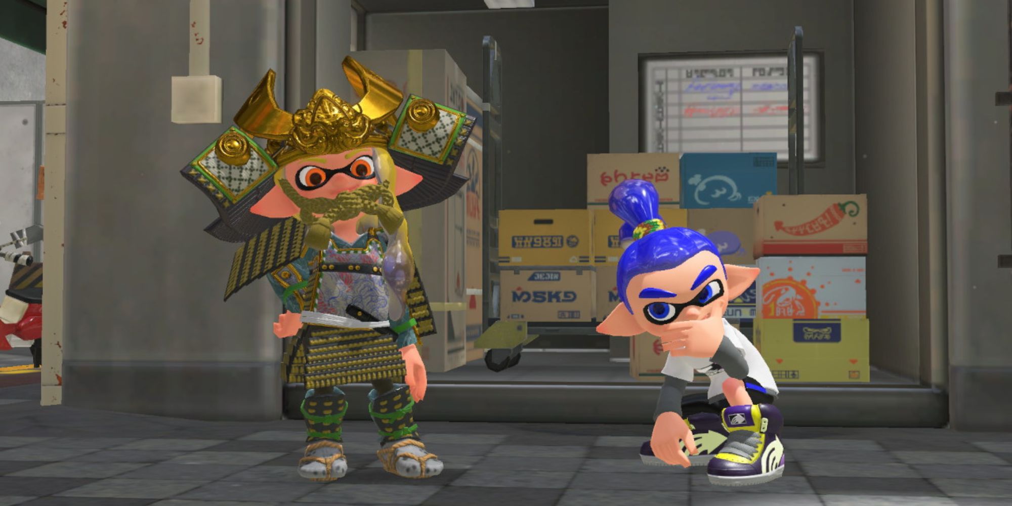 An Inkling wearing the Samurai Outfit stands beside an Inkling boy