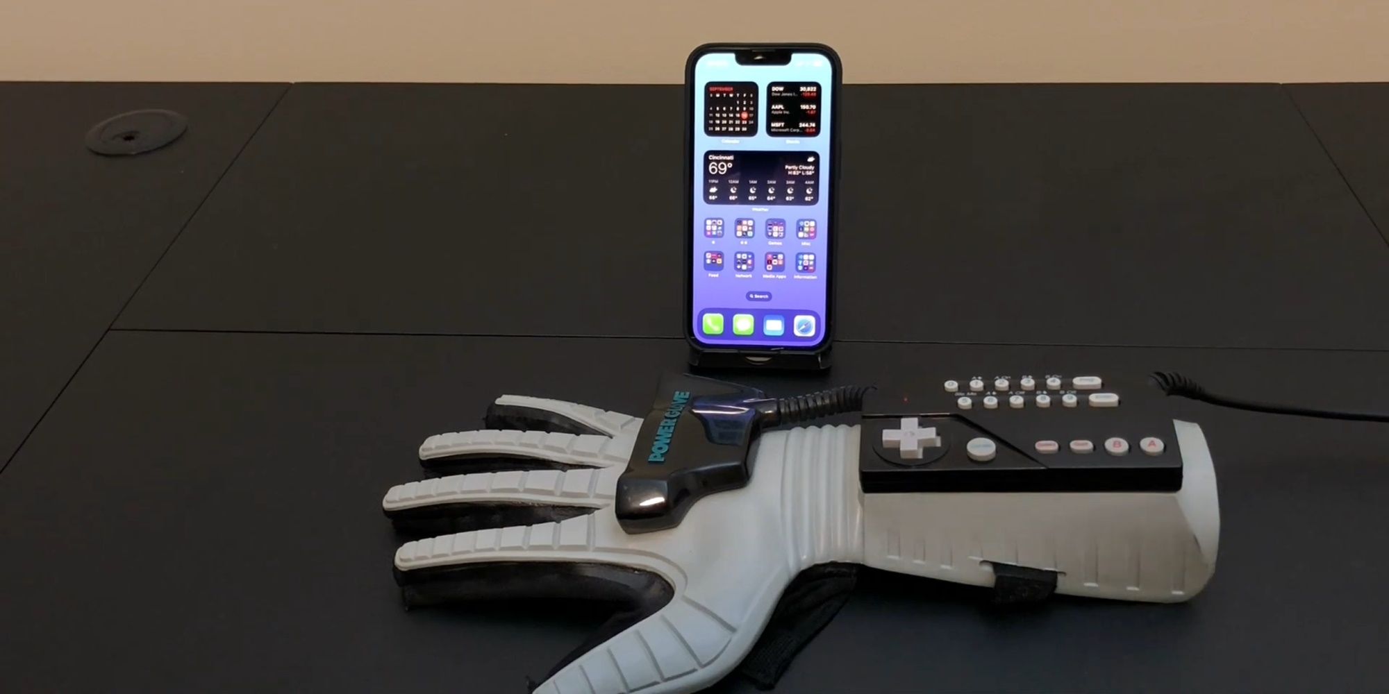 iPhone Power Glove - via Niles Mitchell