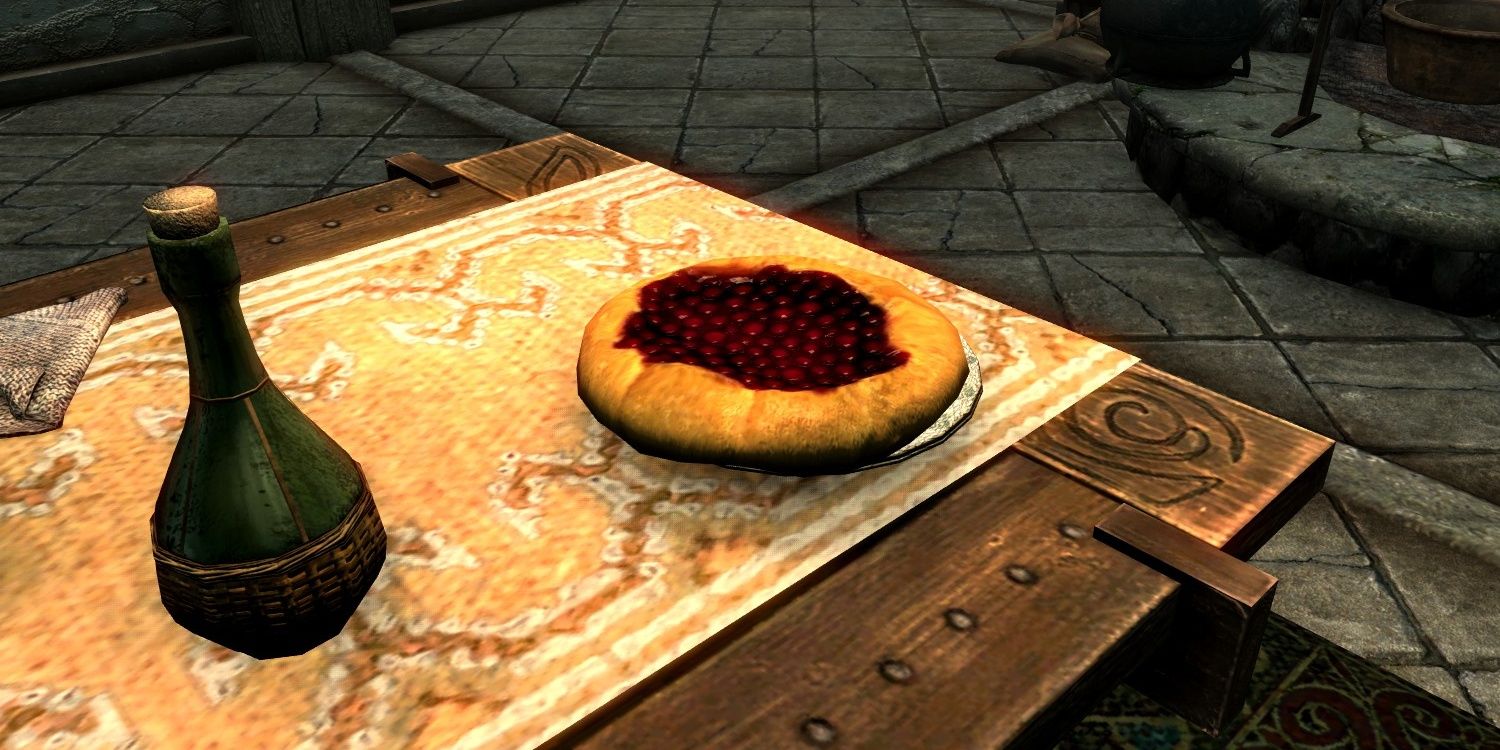 Skyrim screenshot of a snowberry crostata on a plate.