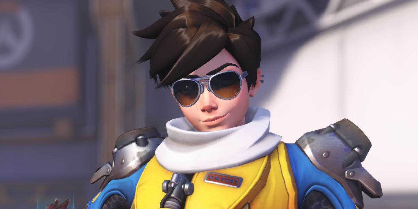 Overwatch 2 Tracer Slipstream Skin Pose Close Up