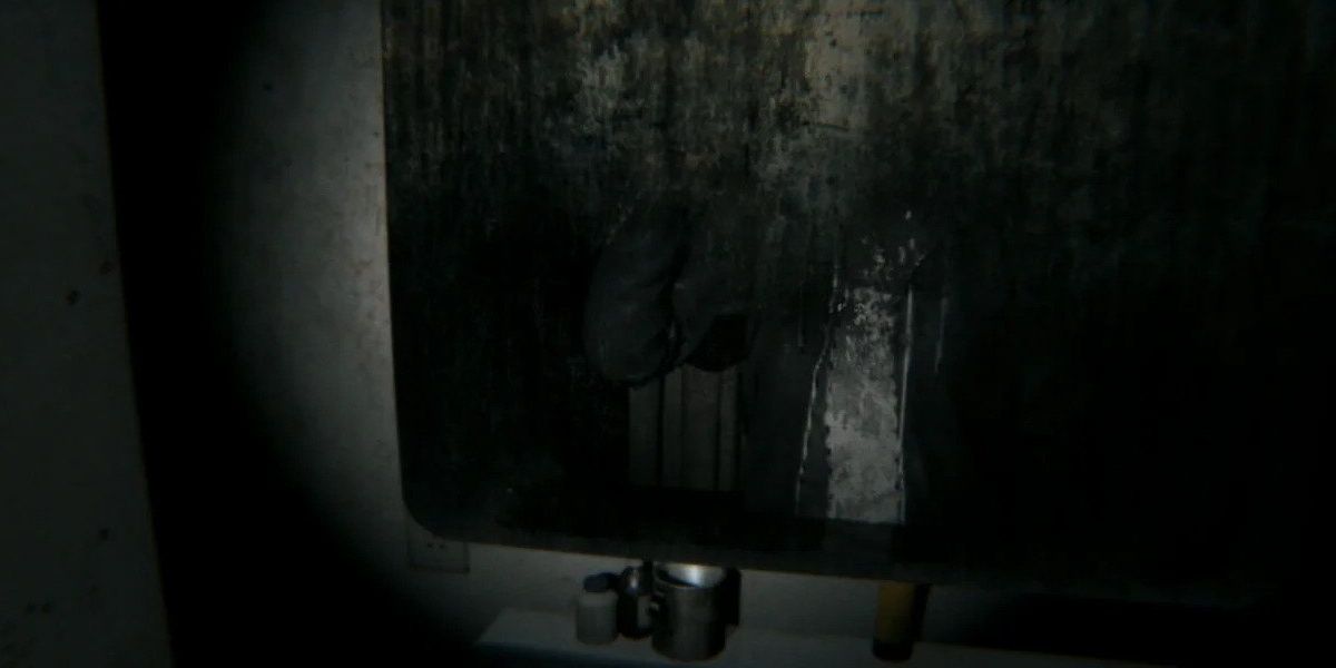Looking into the mirror in Silent Hills P.T.