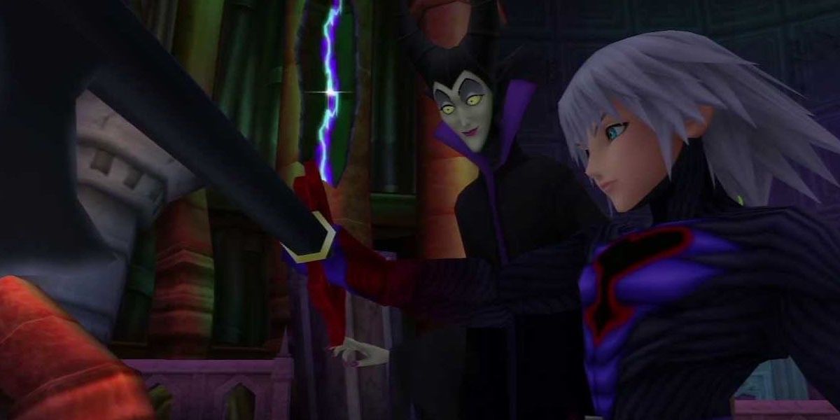 Dark Riku shows his Keyblade to Maleficent in Kingdom Hearts