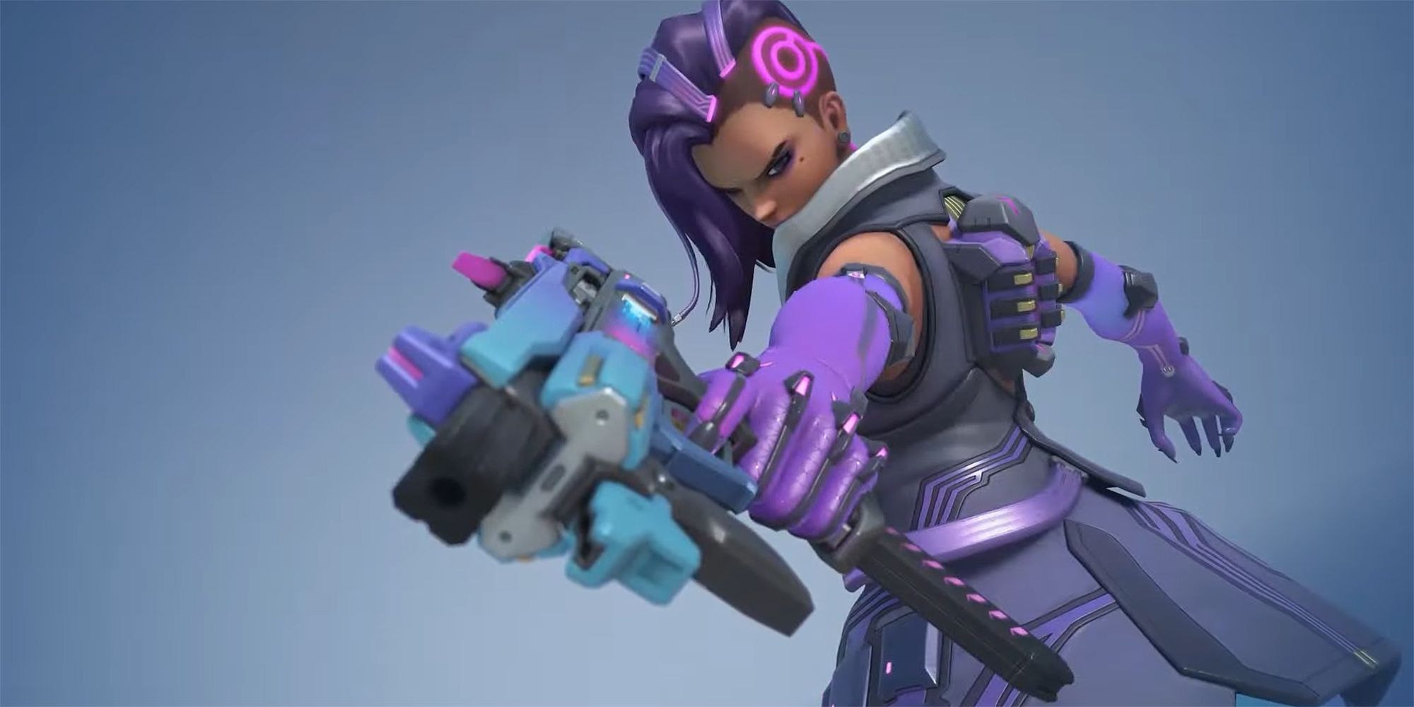 sombra aiming her gun in highlight intro