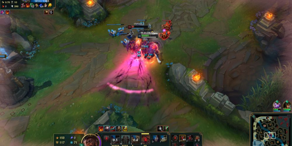 A picture of K'sante fighting Cho'gath, who casts a silence on him in League of Legends.