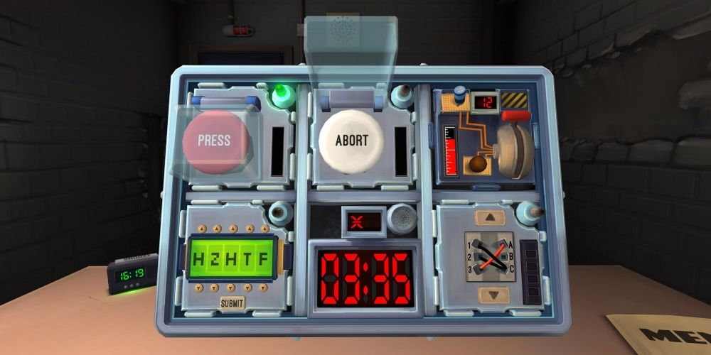 Keep Talking And Nothing Explodes bomb