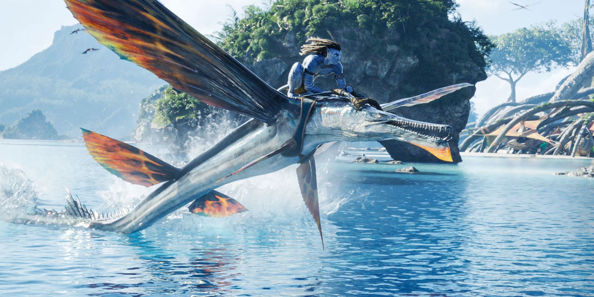 Capture d'écran d'Avatar The Way Of Water d'un Na'vi chevauchant un tsurak au-dessus de l'eau