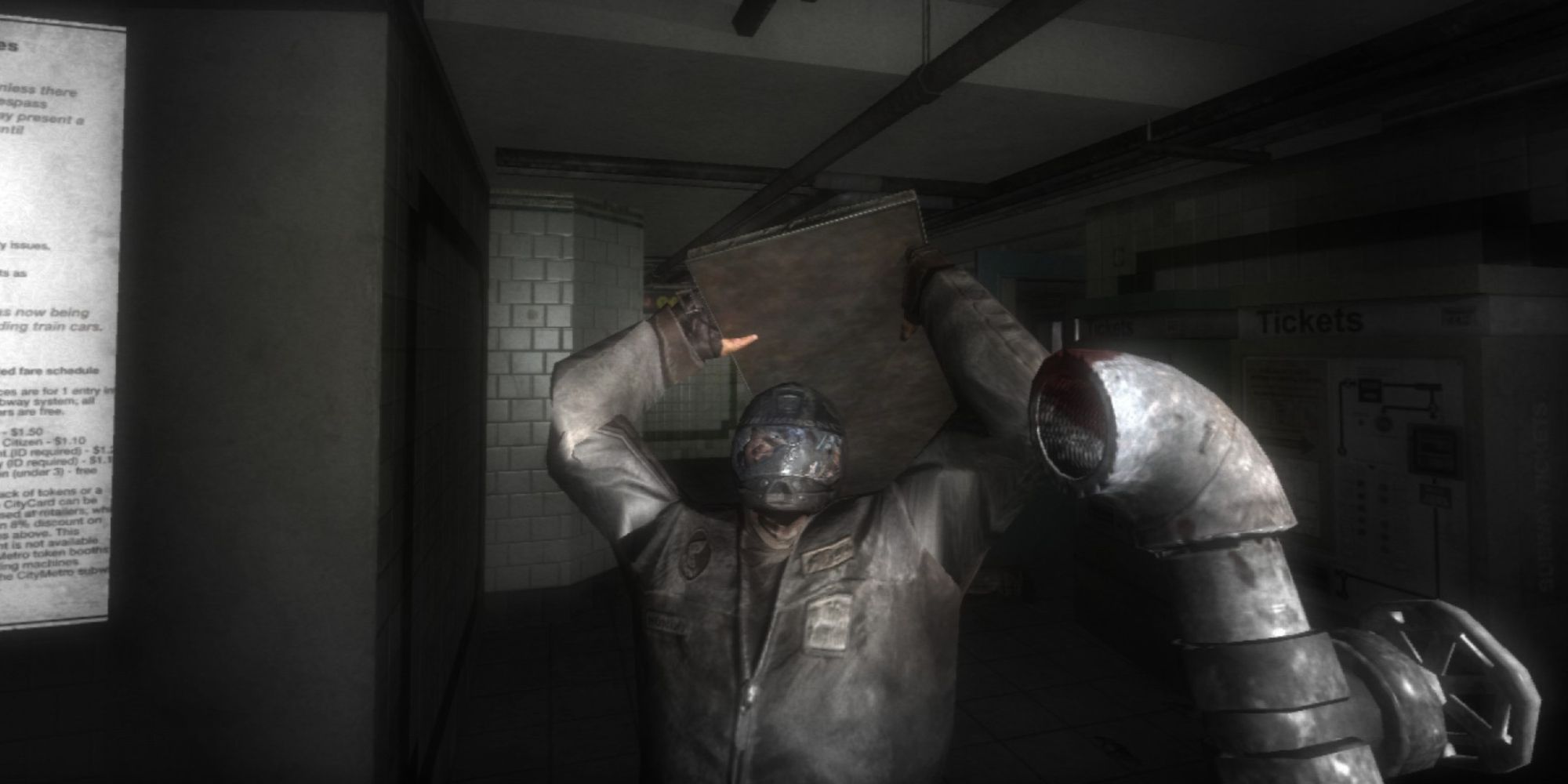 Condemned Criminal Origins - Screenshot of the player with a pipe as the enemy attacks.