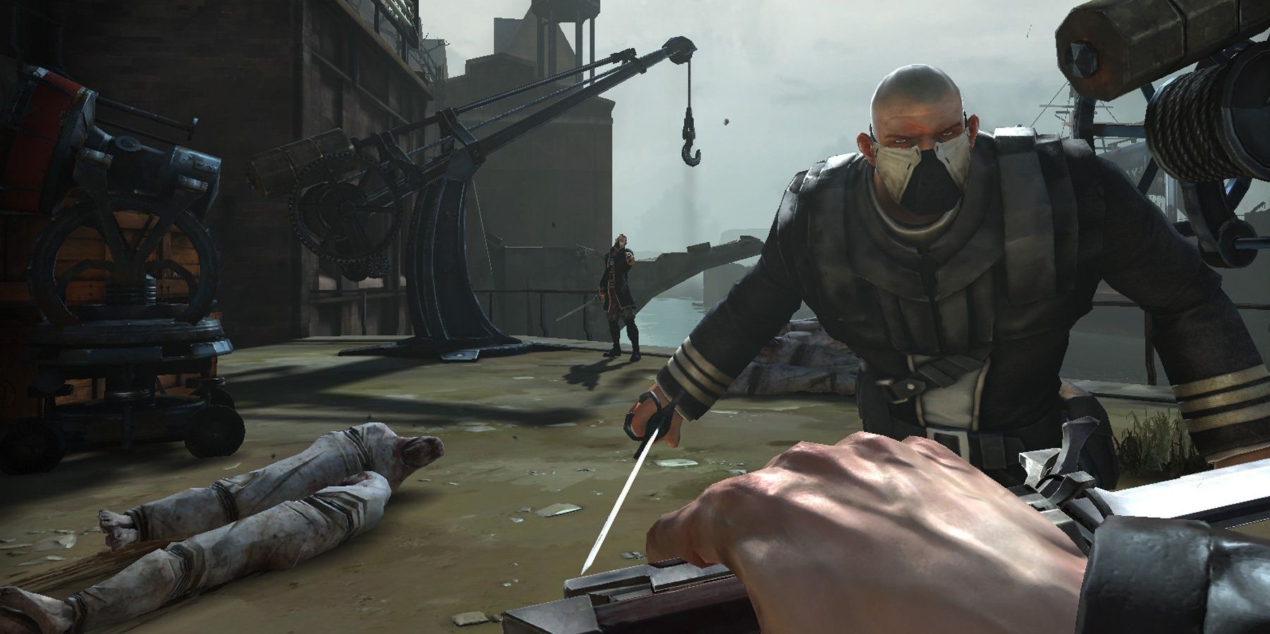 Corvo attacking in Dishonored