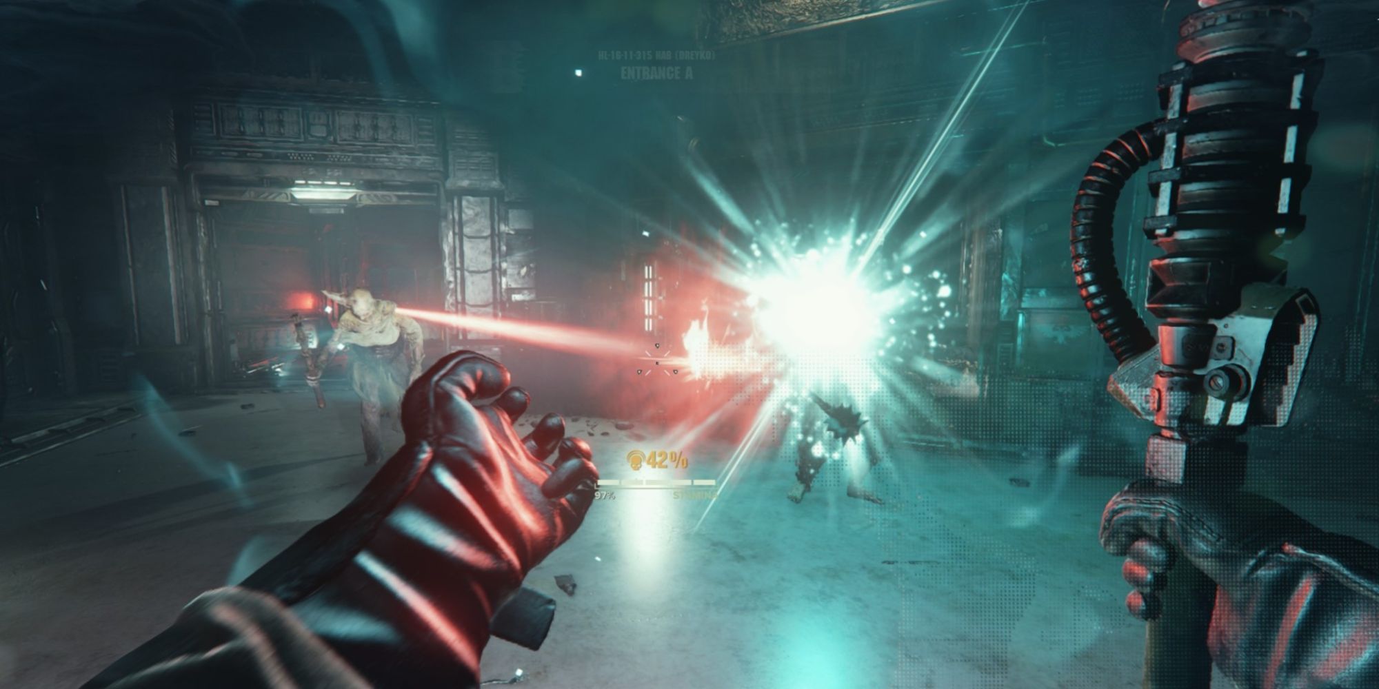 A Psyker using powers against an enemy in Warhammer 40,000: Darktide