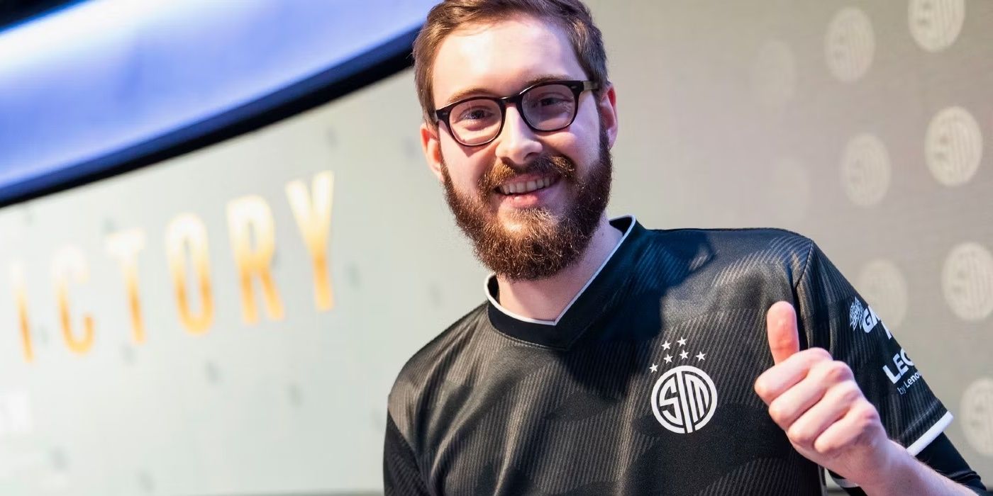 League of Legends Soren Bjergsen Bjerg Smiling And Thumbs Up TSM Victory