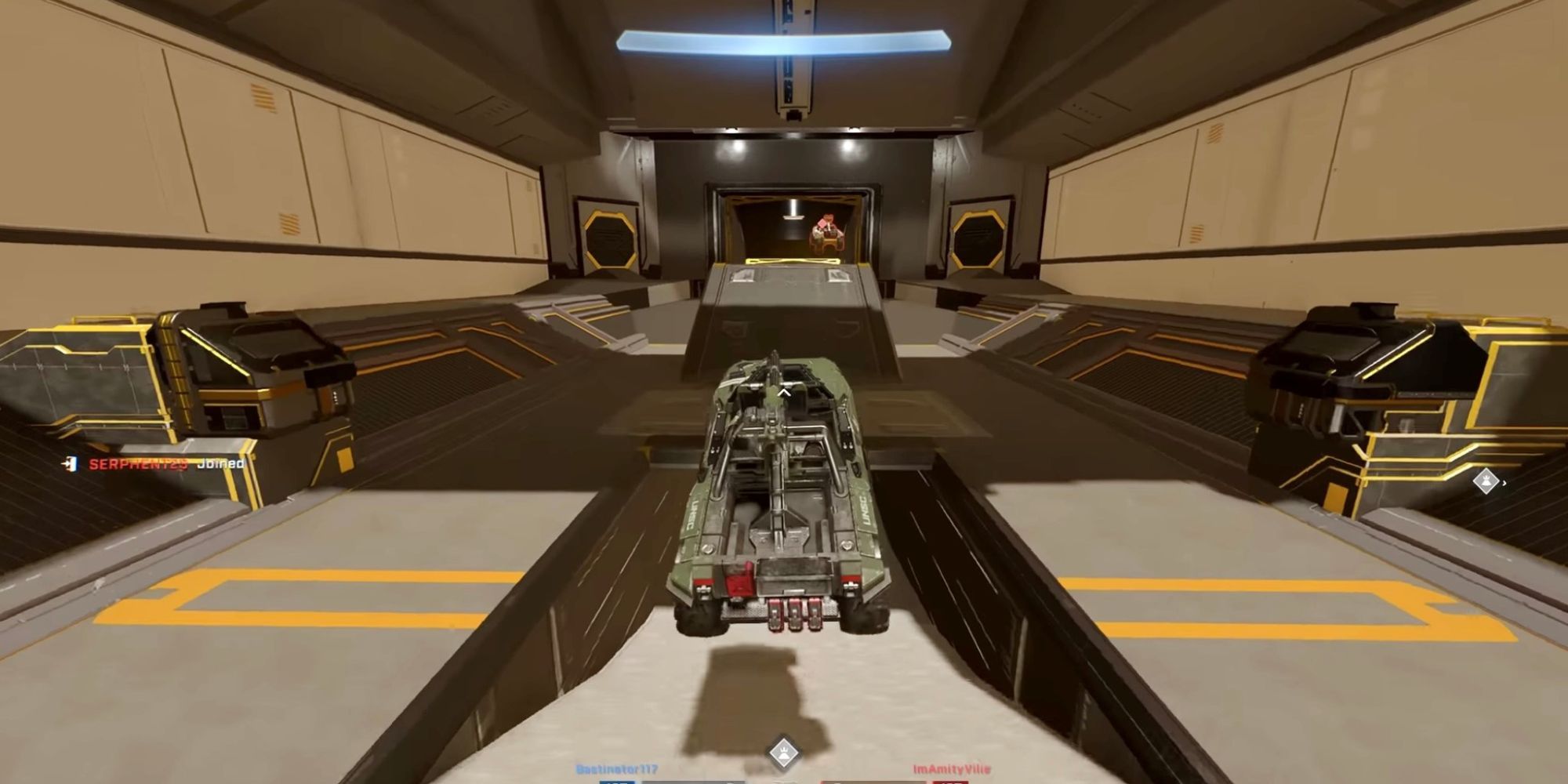 Recréation Halo Infinite de la course de phacochères Halo en mode Forge montrant la voiture en plein saut 