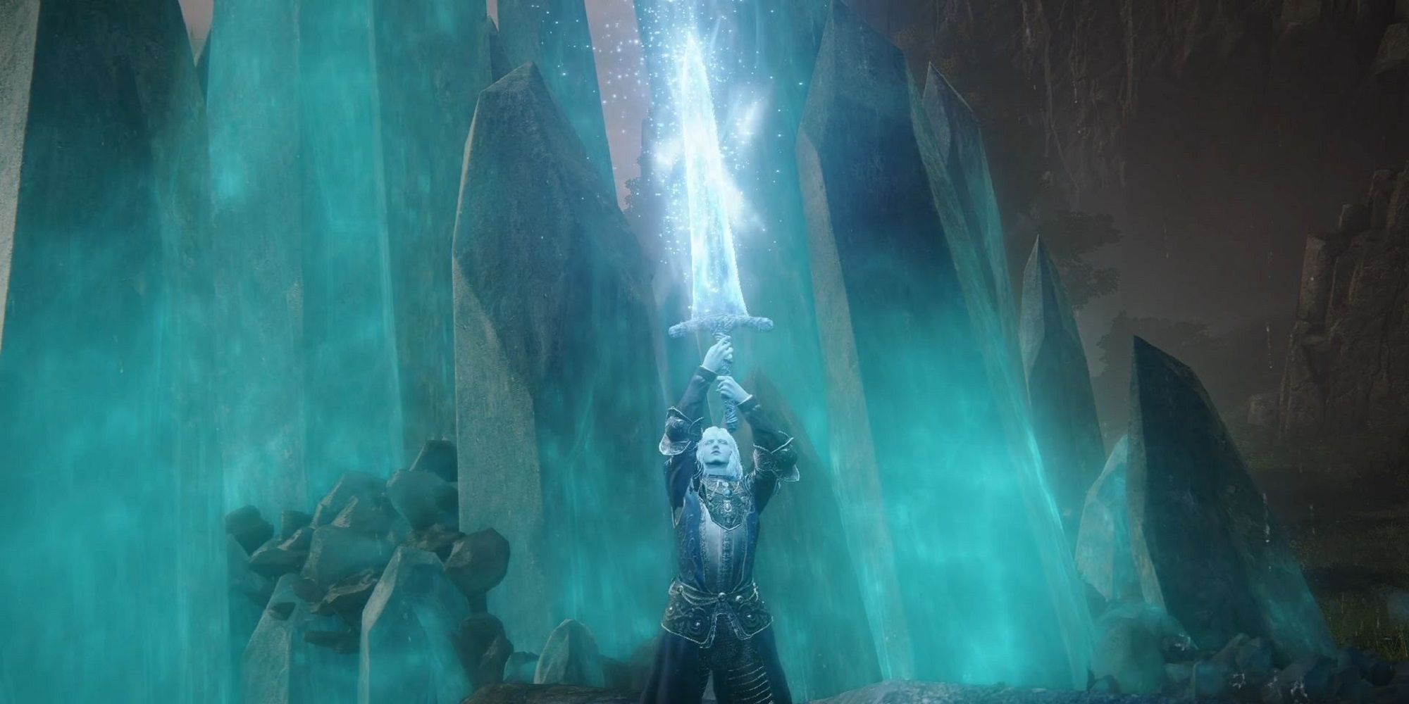 Tarnished Holding Glowing Dark Moon Great Sword Above Their Head In Front Of Large Glintstone Crystals