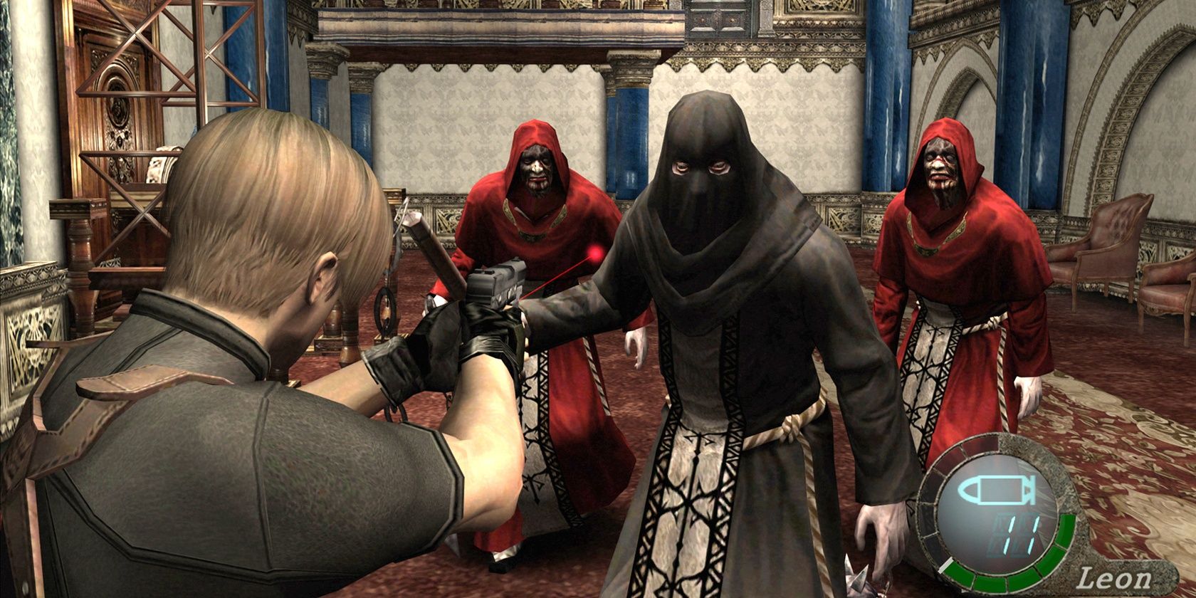 Leon Kennedy attacking Los Illuminados acolytes in Resident Evil 4
