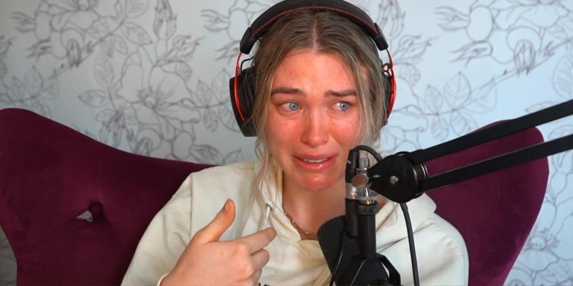 QTCinderella expressing her anguish, in tears, upon discovering deepfake media of herself