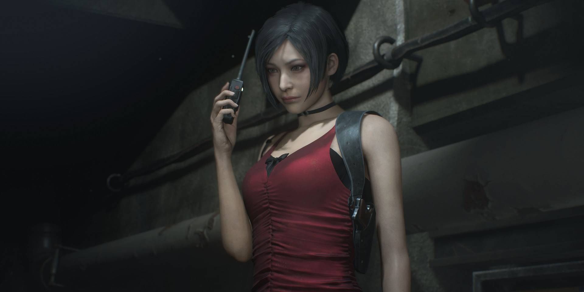 Ada Wong holding a radio in Resident Evil 2 Remake