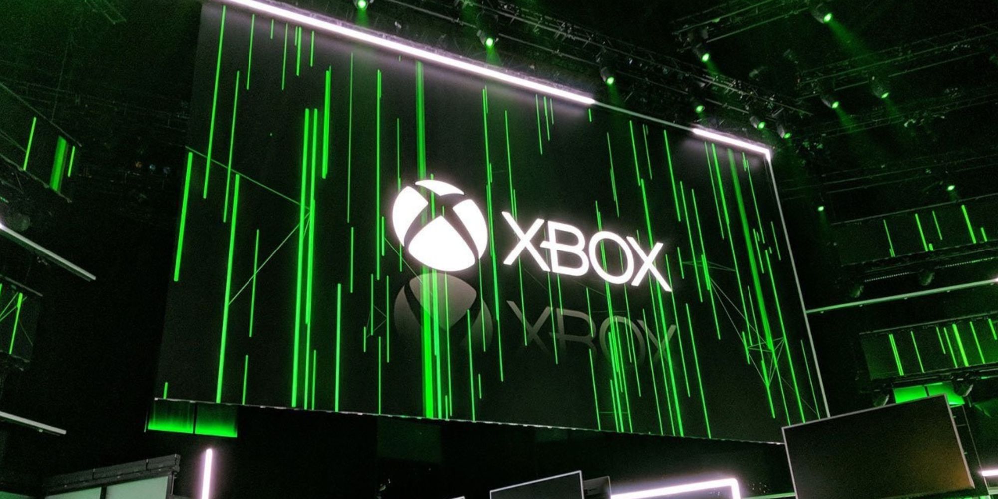 xbox big screen behind a stage