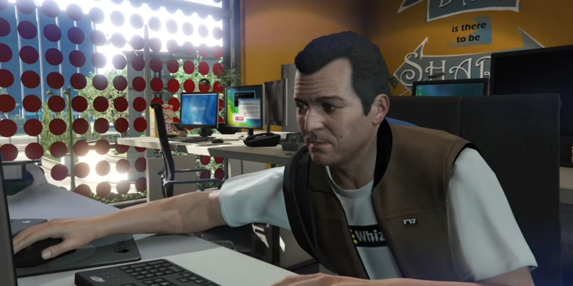 Michael in the GTA V mission, friend request. Attempting to use a computer.