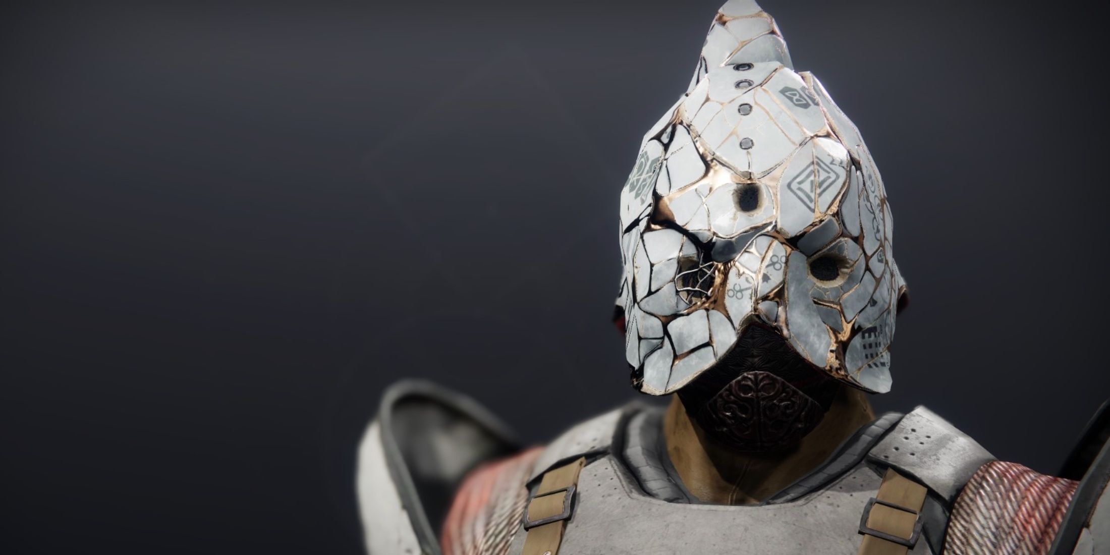 Destiny 2 exotic class items. Шлемы Дестини. Destiny 2 Титан. Маска титана Destiny. Destiny Titan Skull Helmet.