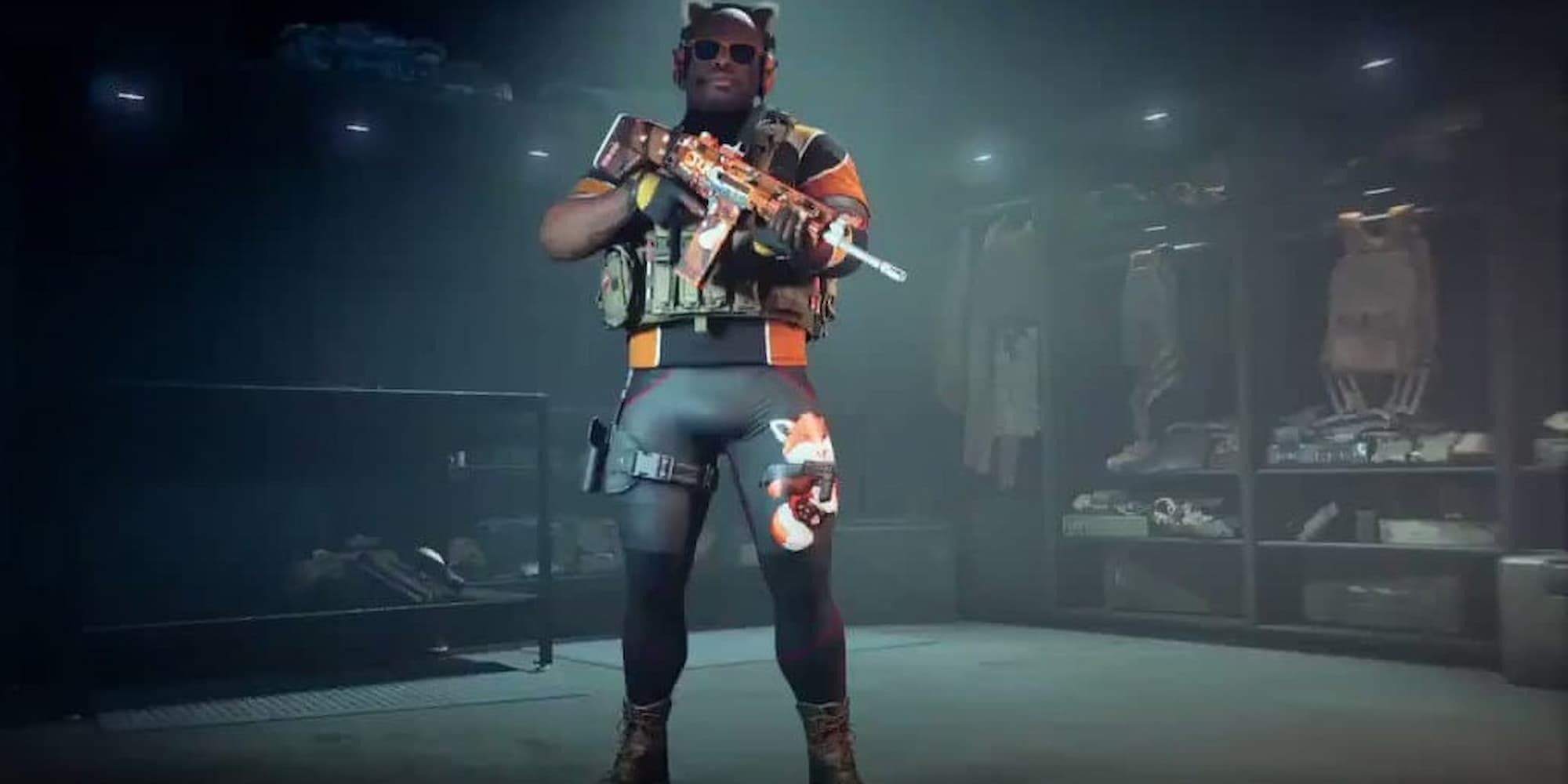 The Foxy Operator skin for Hutch stands with an assault rifle in his hands in MW2.