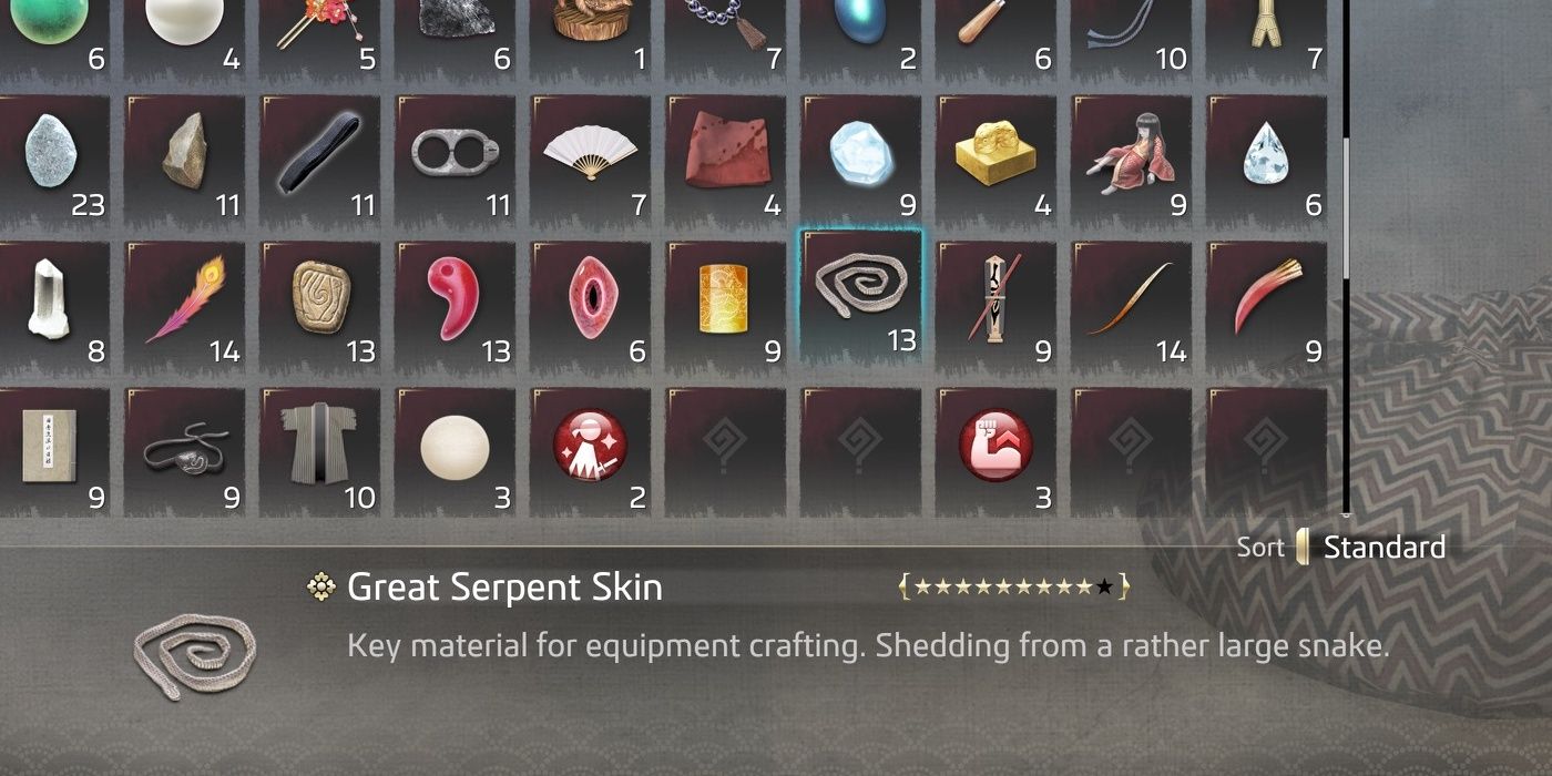 The Great Serpent Skin and its item description in the inventory menu.