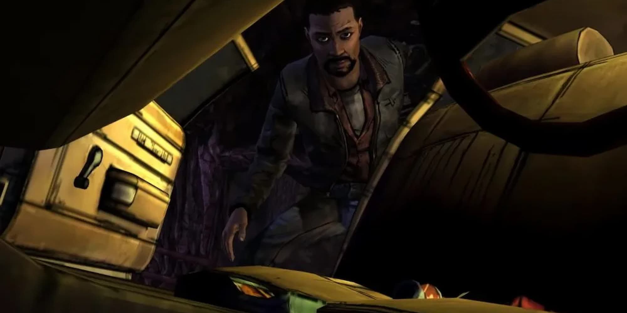 Lee inspects an abandoned car and starts looting it in Telltale's The Walking Dead.