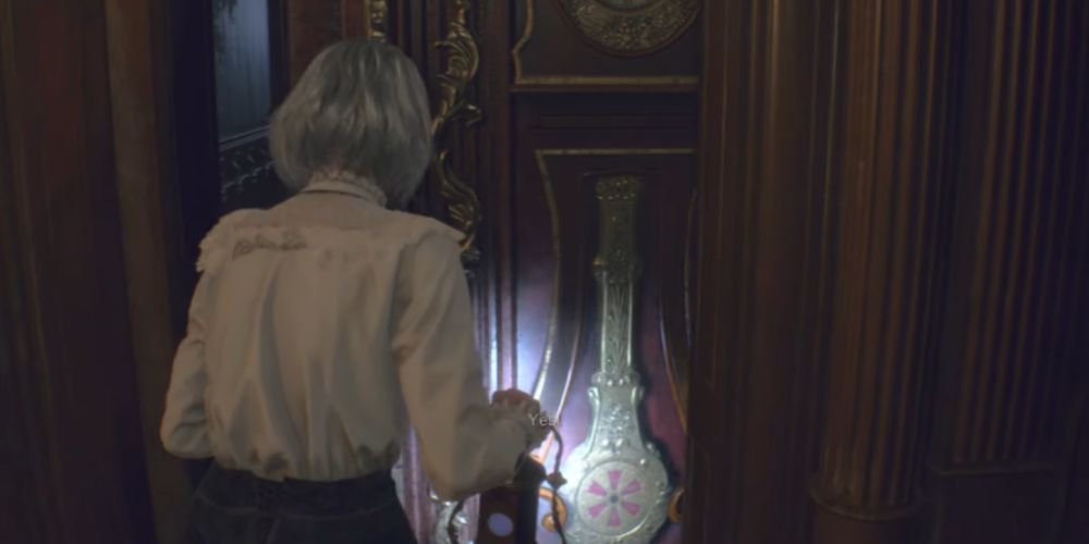 Resident Evil 4 Remake - Ashley Opening A Passage Behind A Grandfather Clock