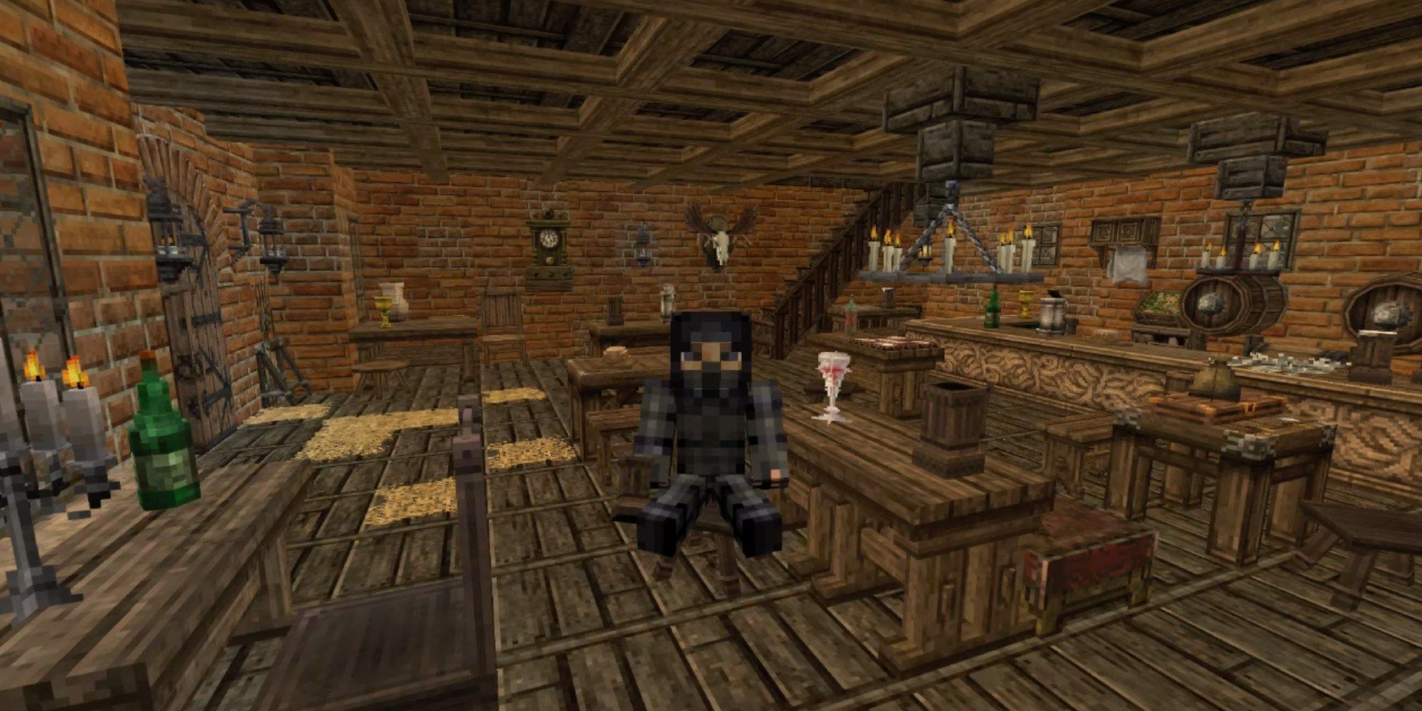The interior of a Minecraft tavern designed with the Conquest Reforged resource pack