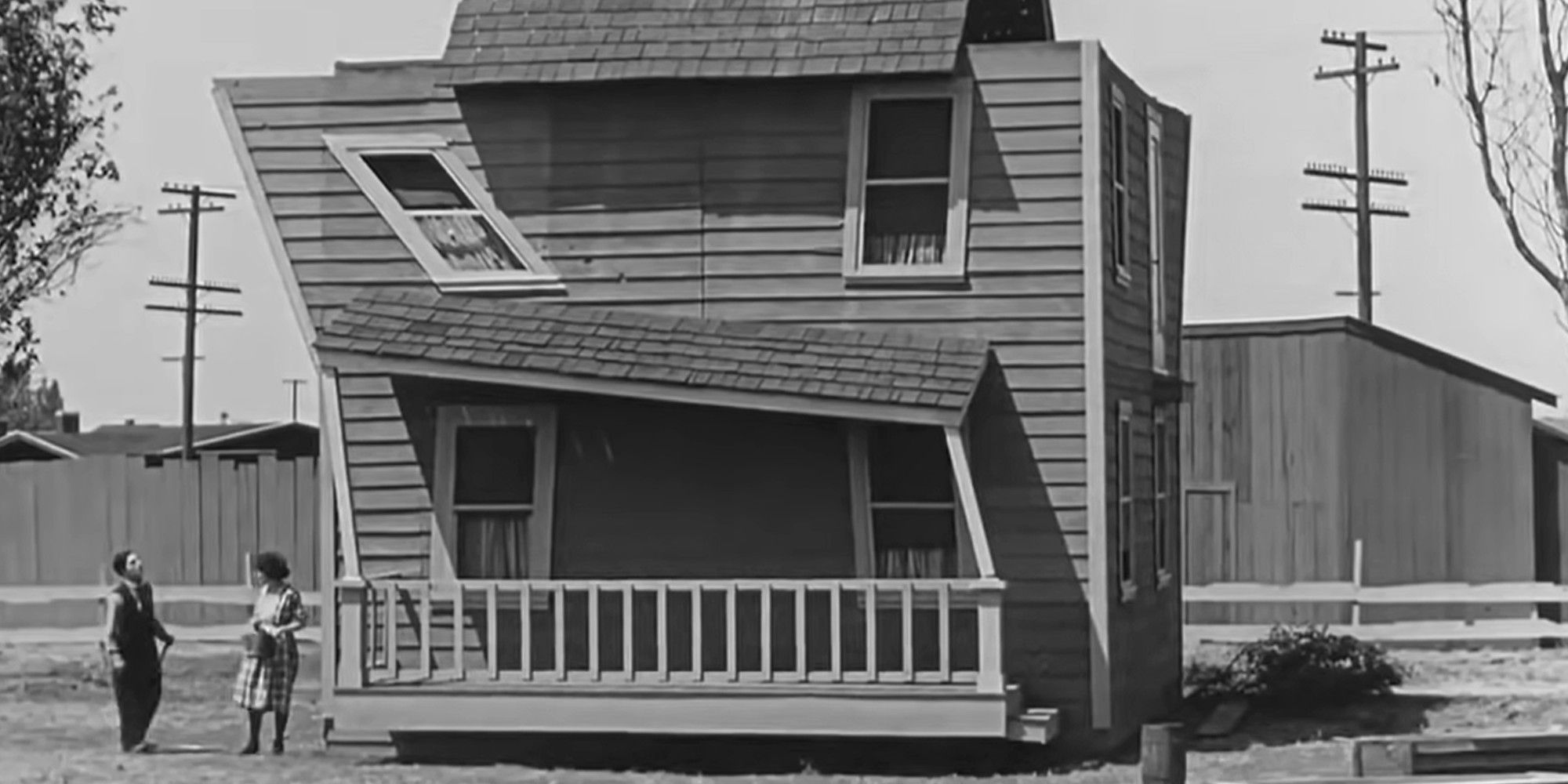 Buster Keaton and Sybil Seely with their messed up house in One Week