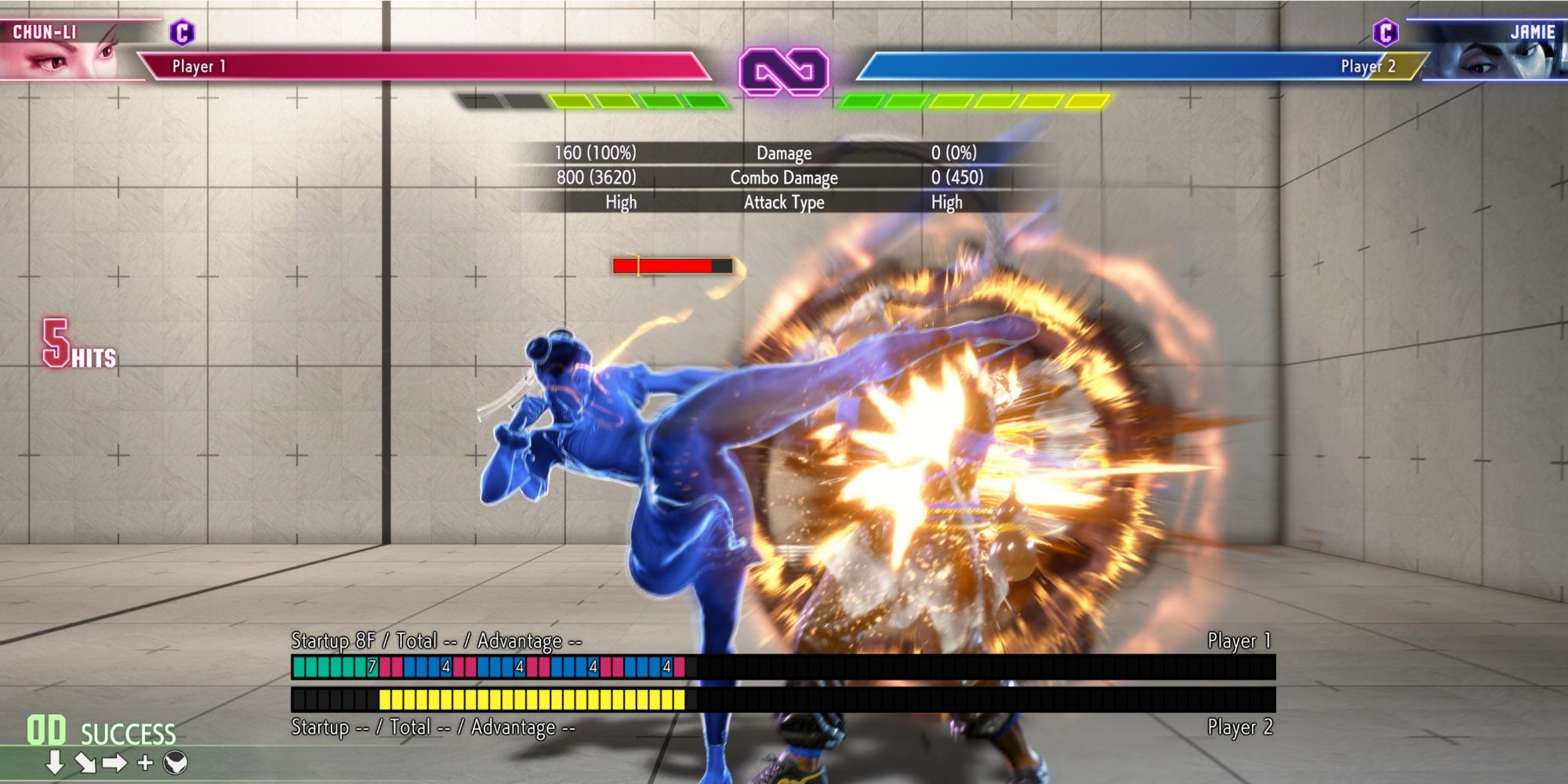 Chun-Li glowing Blue via the Cancel Timing Display setting, showcasing that she's allowed to cancel into specific Special Moves or Super Arts in Street Fighter 6