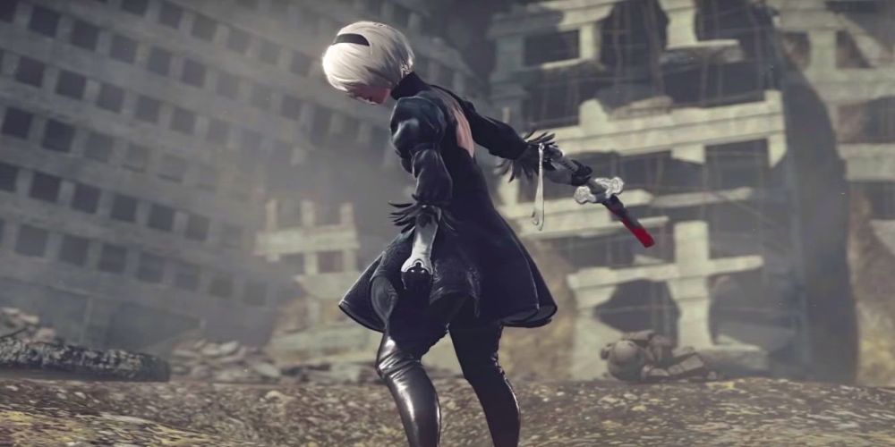 2B slays her enemy in Nier Automata