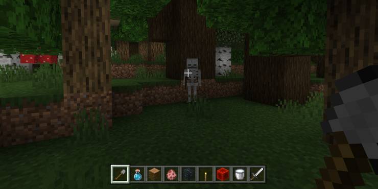 minecraft-fighting-skeleton-with-shovel.jpg (740×370)