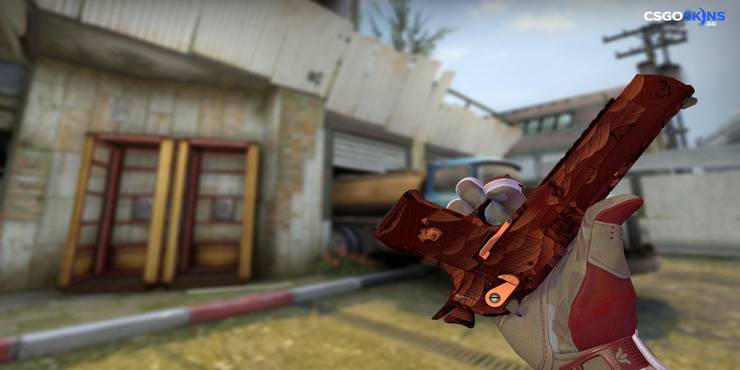 player inspecting Deagle Sunset Storm