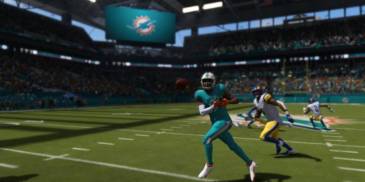 Jaylen Waddle mid in elite madden 24