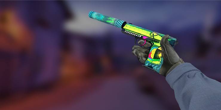 Player inspecting USP-S Monster Mashup in Counter Strike: Global Offensive.