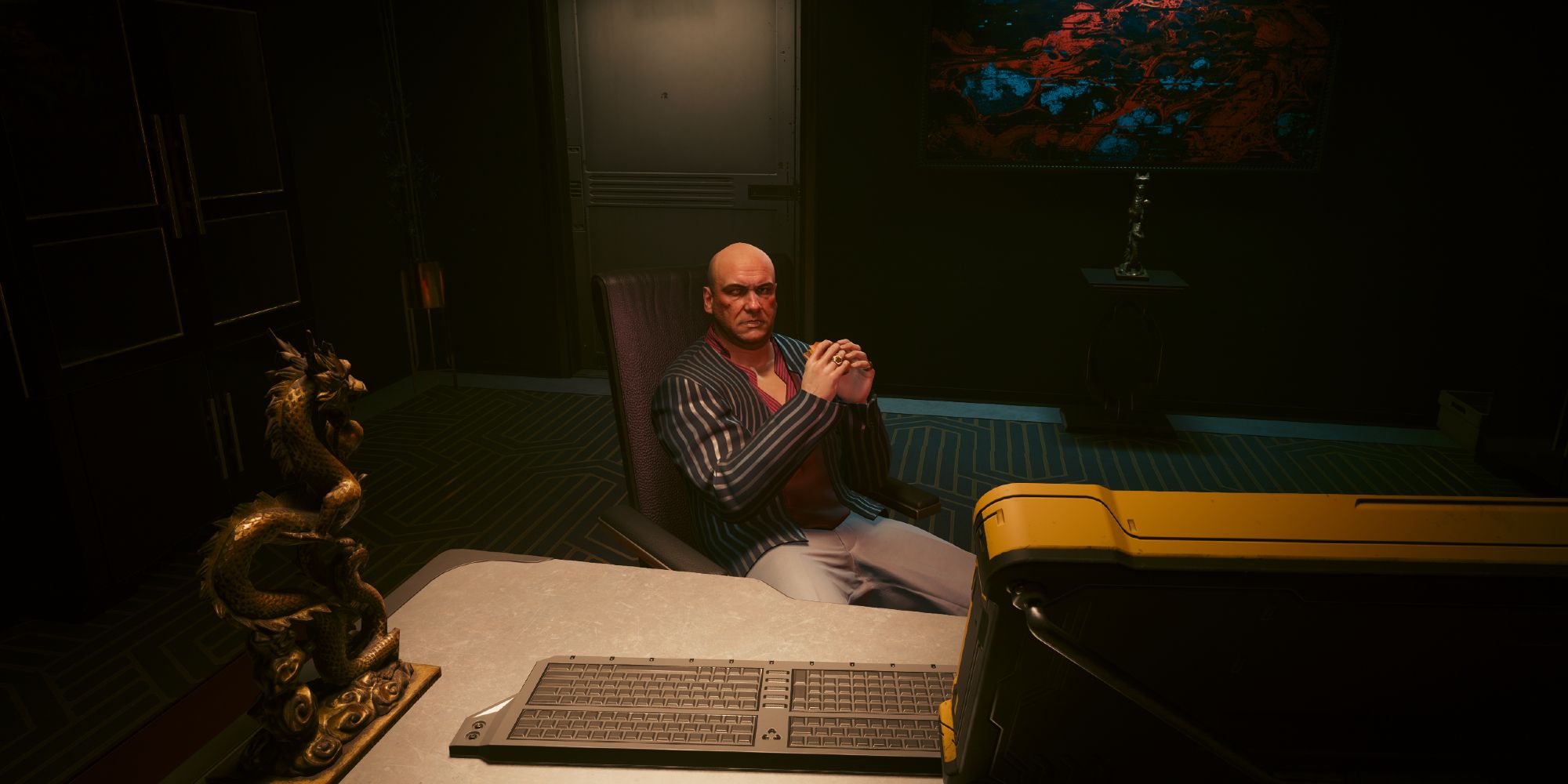 Woodman eating a burger at his desk in Cyberpunk 2077.