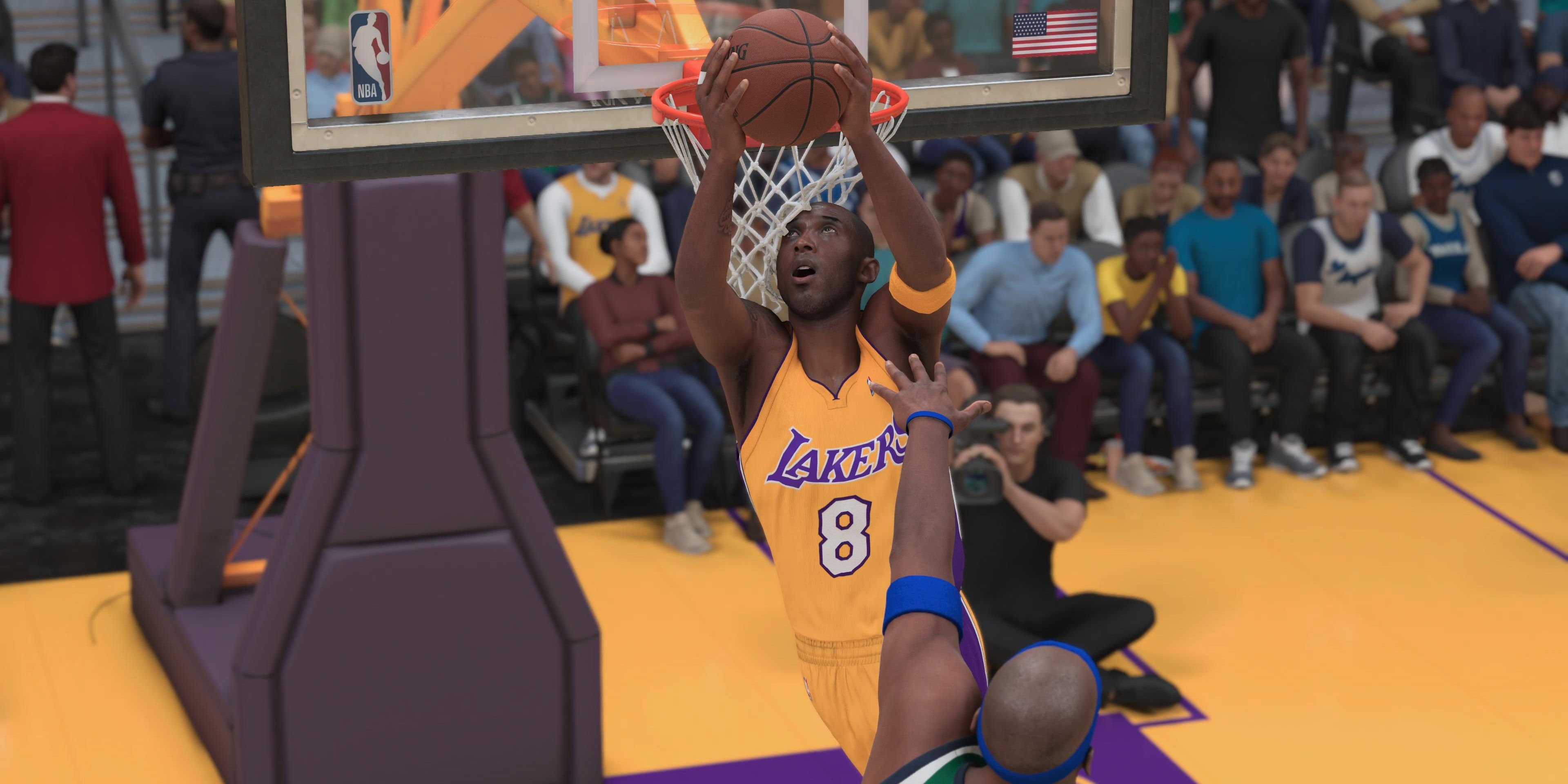 Kobe Bryant dunking on Mavericks
