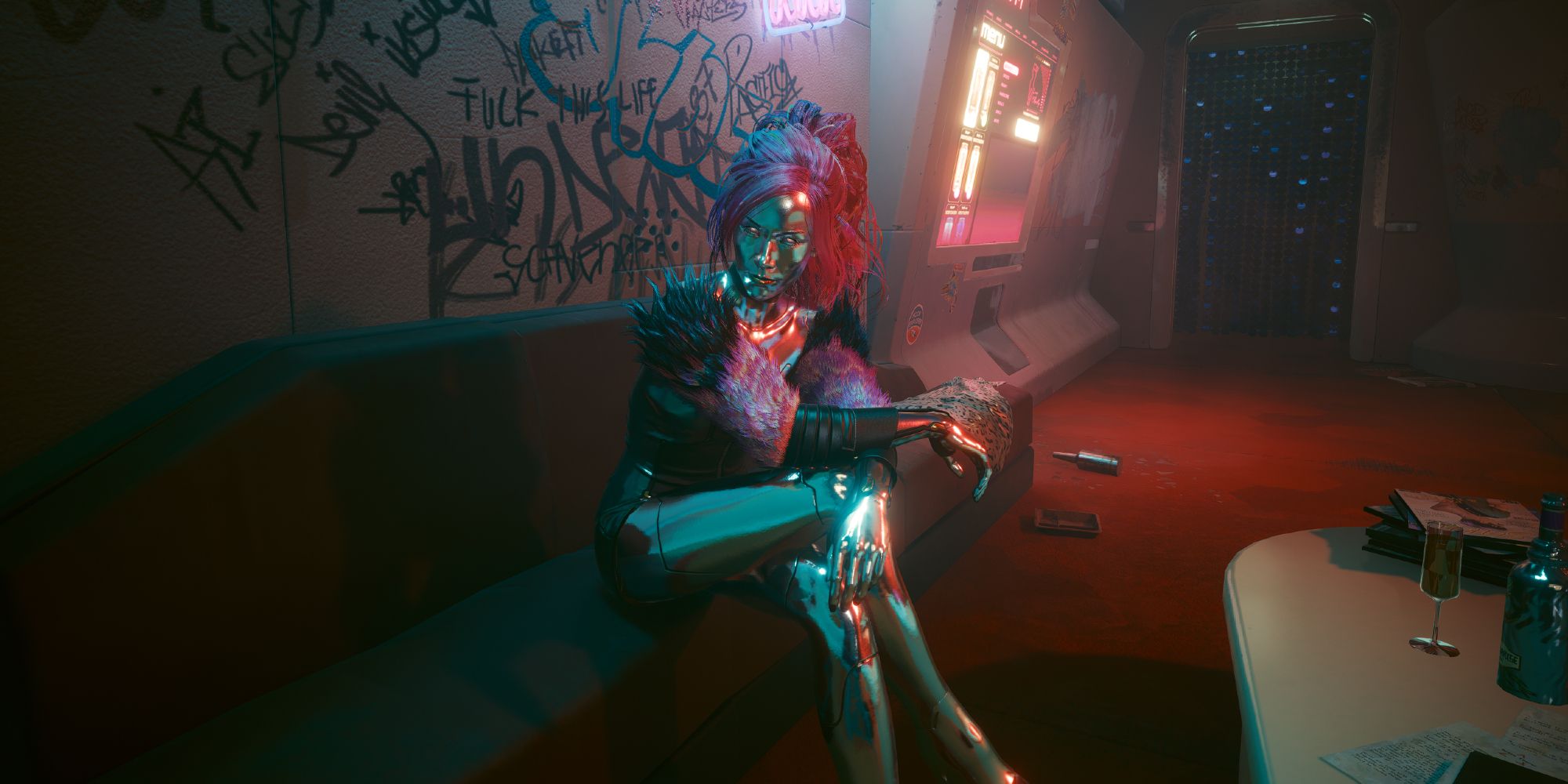 Lizzy Wizzy looking at V inside an hotel room in Cyberpunk 2077.