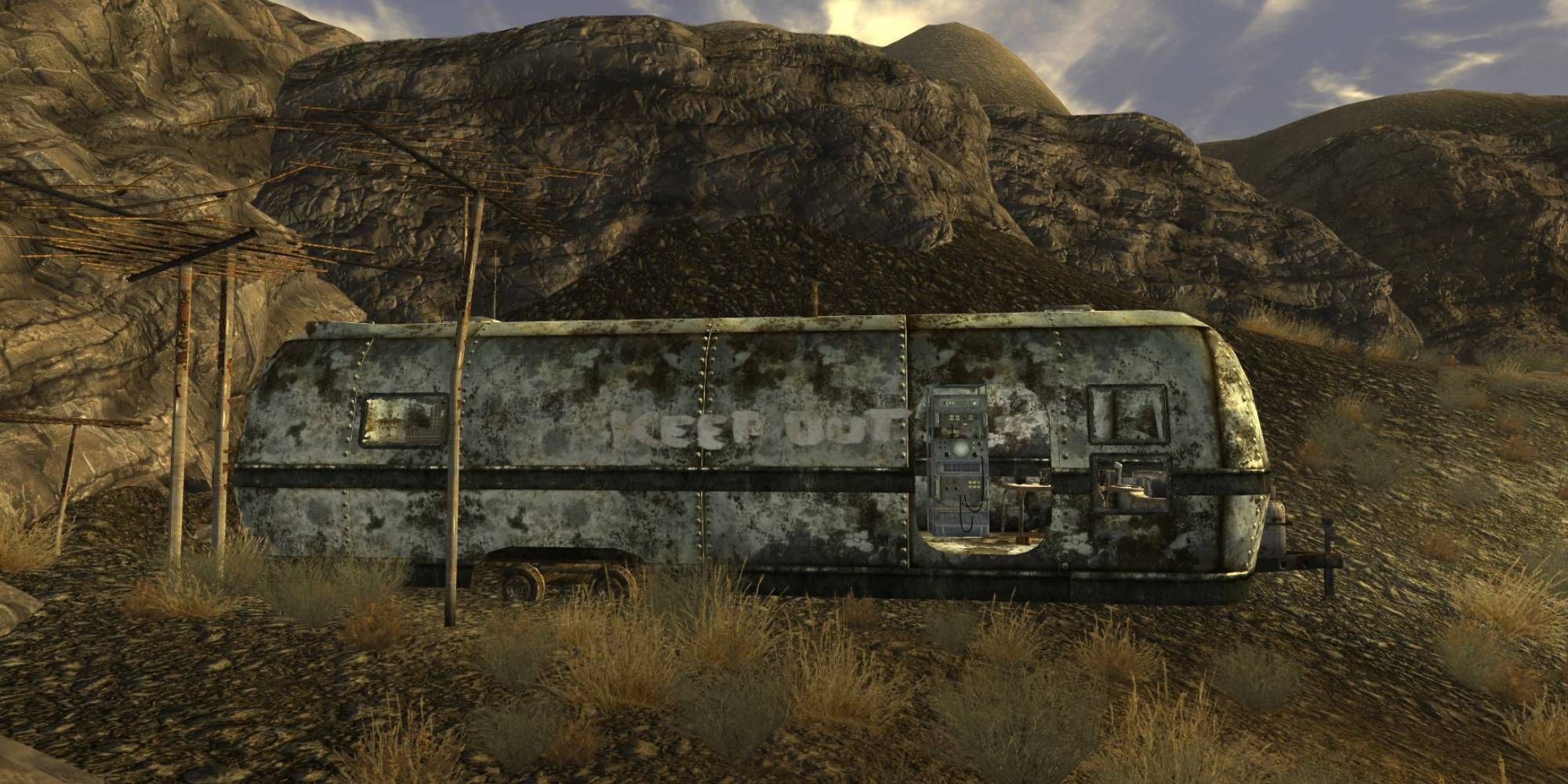 A derelict trailer of Lone Wolf Radio from Fallout New Vegas