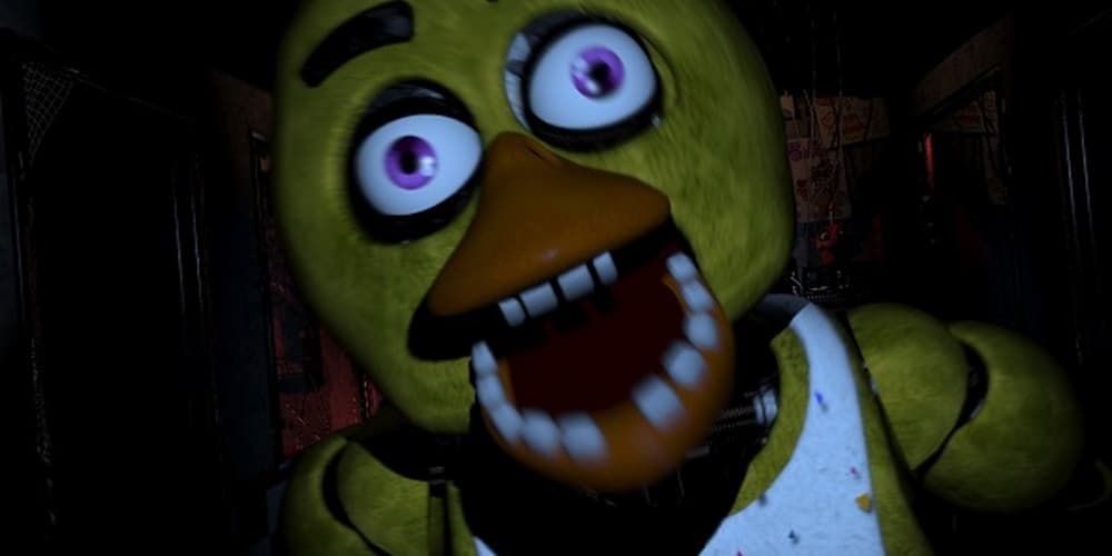 Chica the Chicken lunges at the player in Five Nights at Freddy's.