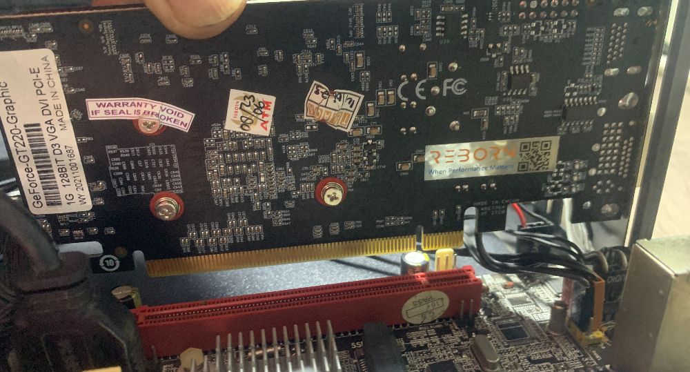 inserting graphics card in PCIe slot
